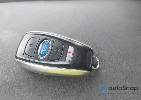 2021 Subaru Legacy Premium из США, поврежденный, VIN 4S3BWAD69M3019324